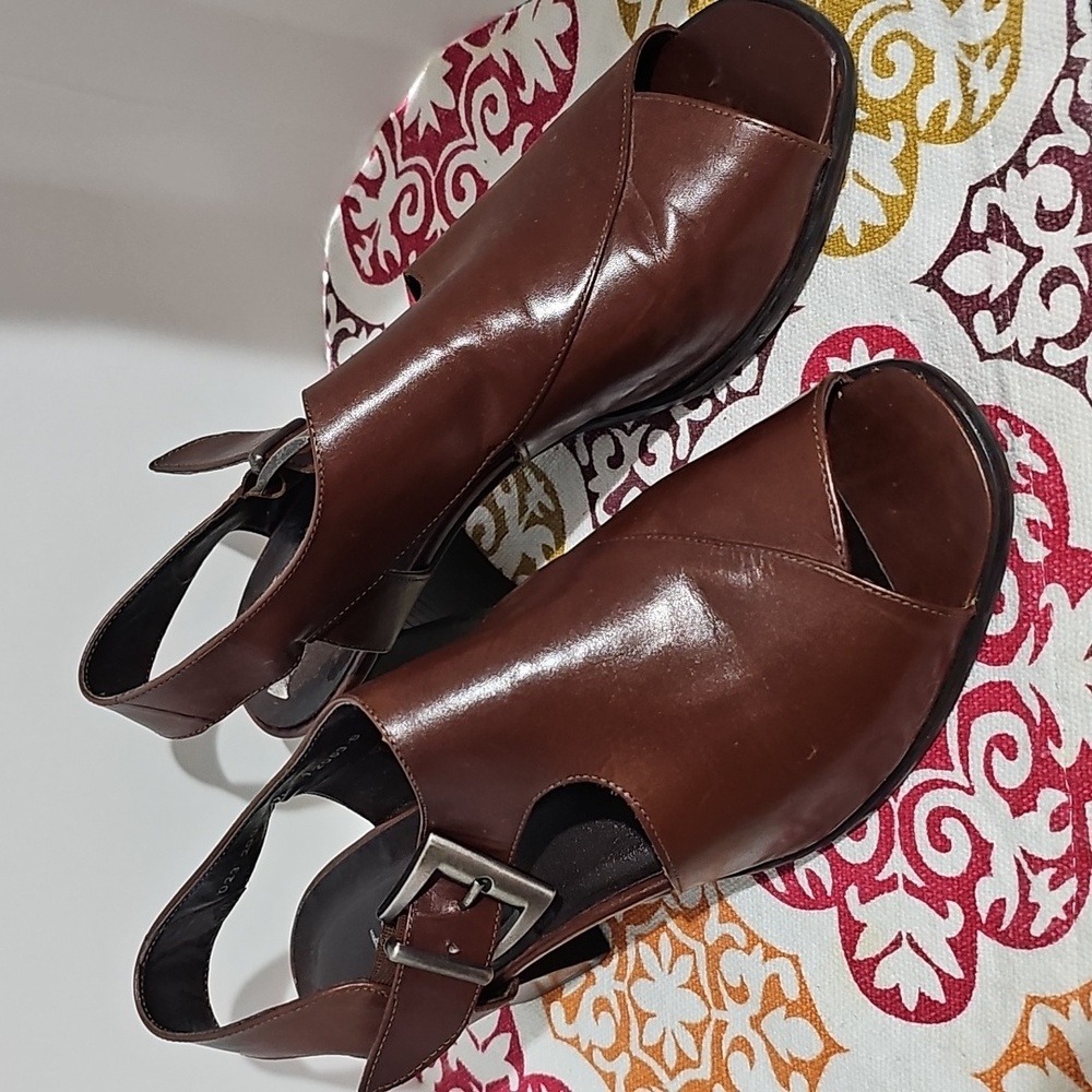 Hunt club ladies box heel leather uppers sandals.  Size 7